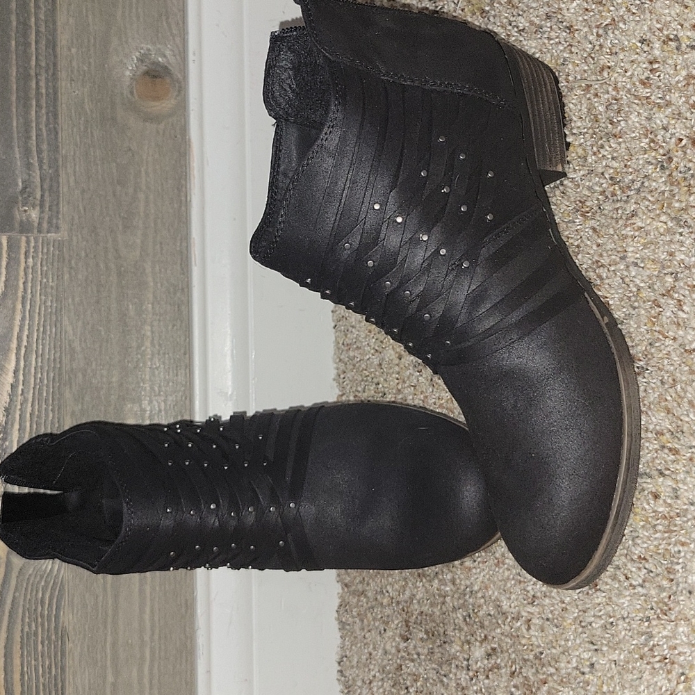 Black boots